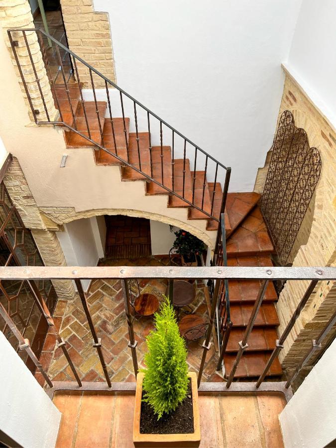 Hostal Servilia Carmona  Ngoại thất bức ảnh