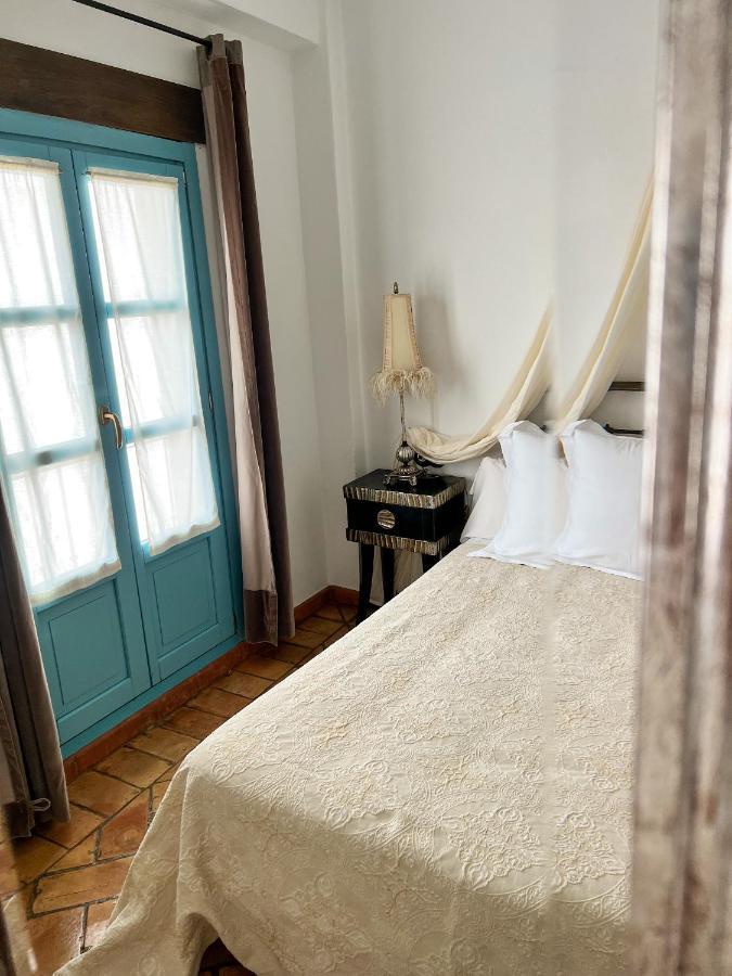 Hostal Servilia Carmona  Ngoại thất bức ảnh