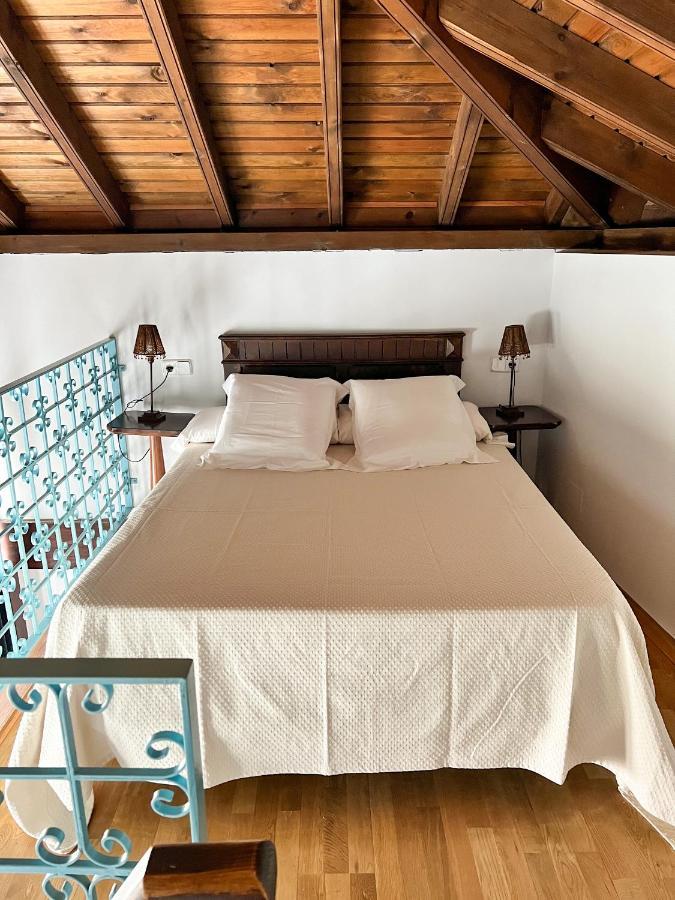 Hostal Servilia Carmona  Ngoại thất bức ảnh