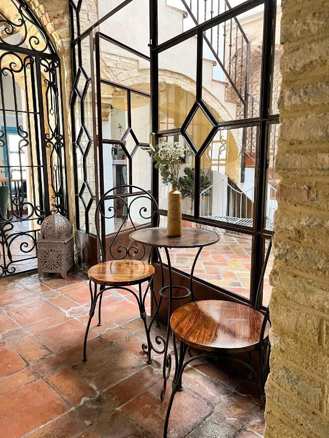 Hostal Servilia Carmona  Ngoại thất bức ảnh