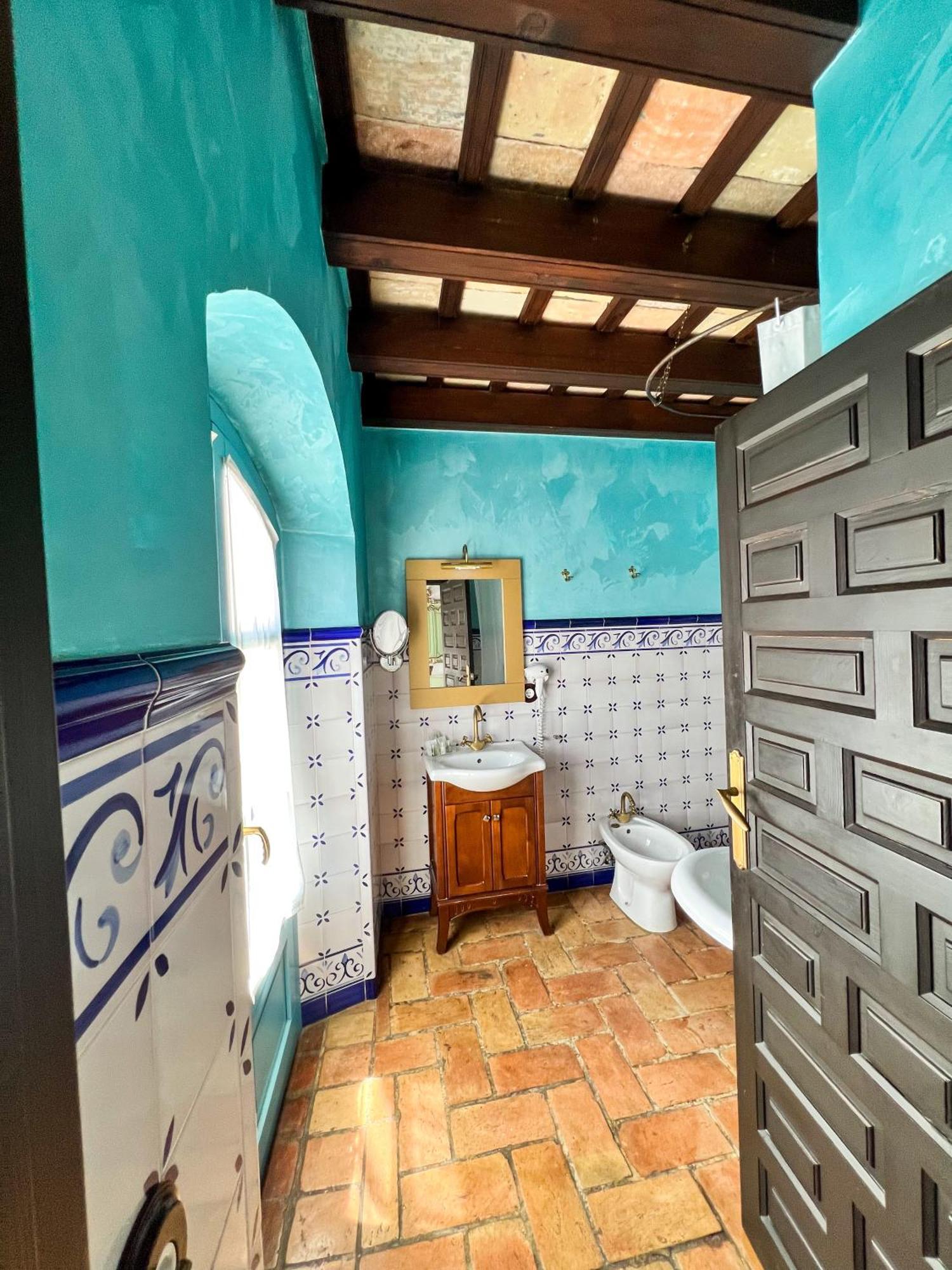 Hostal Servilia Carmona  Ngoại thất bức ảnh