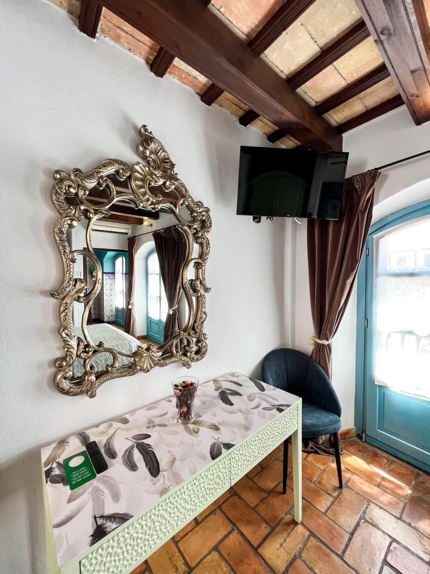 Hostal Servilia Carmona  Ngoại thất bức ảnh