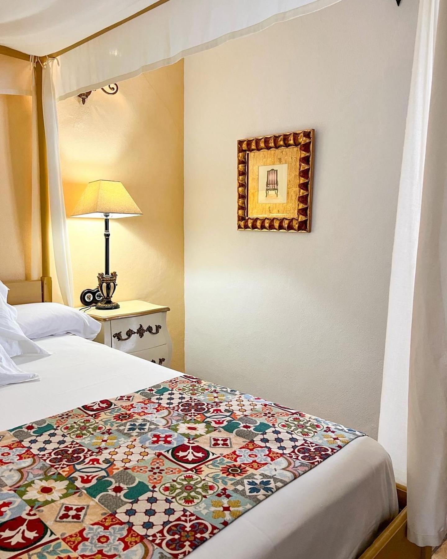 Hostal Servilia Carmona  Ngoại thất bức ảnh